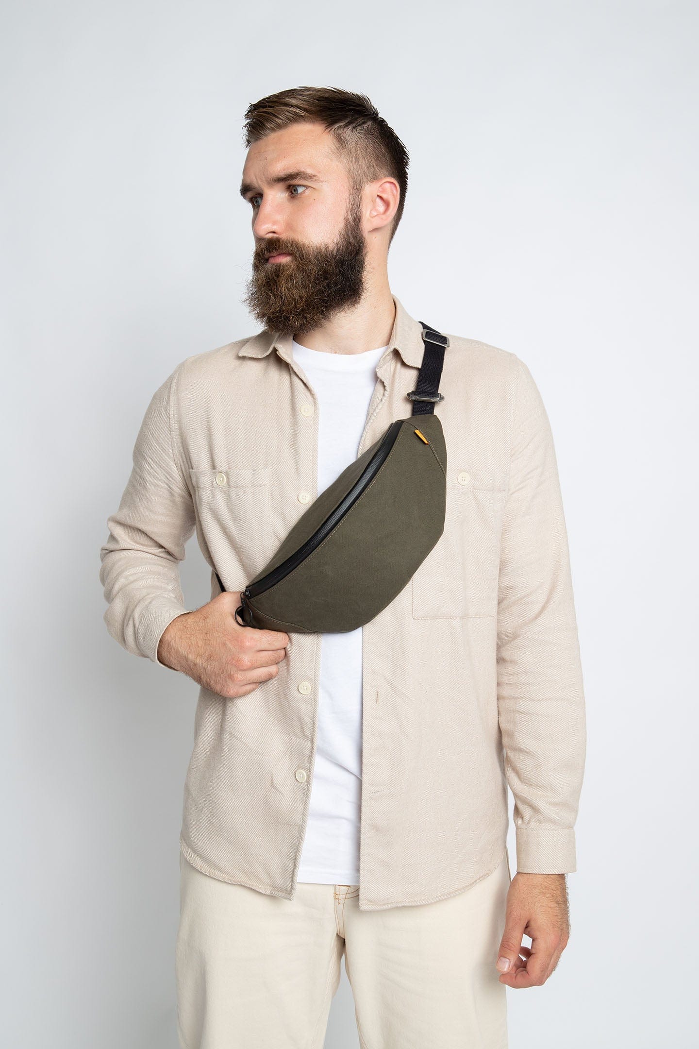 Trakke Banana Crossbody Bag - Image 13