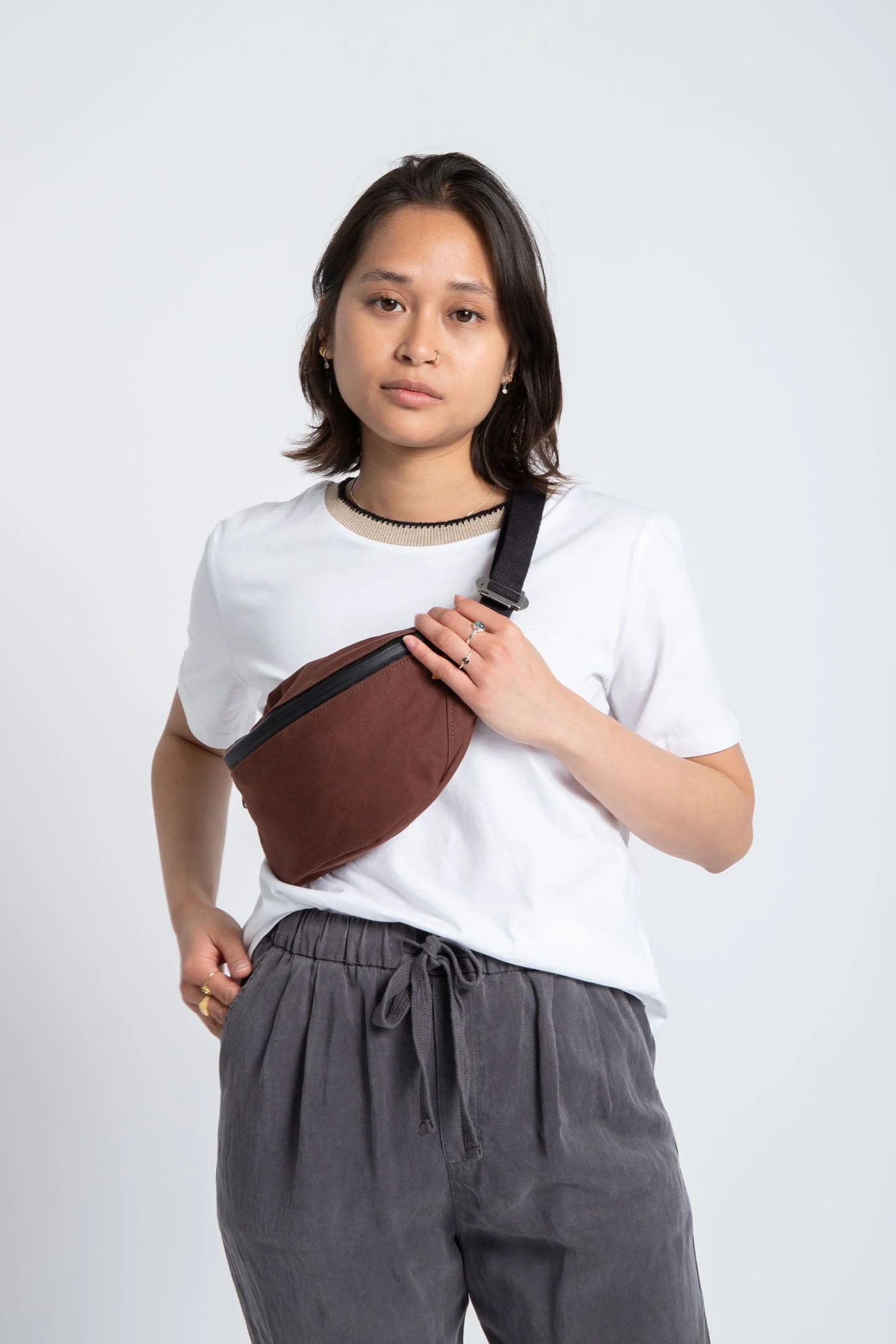 Trakke Banana Crossbody Bag - Image 18