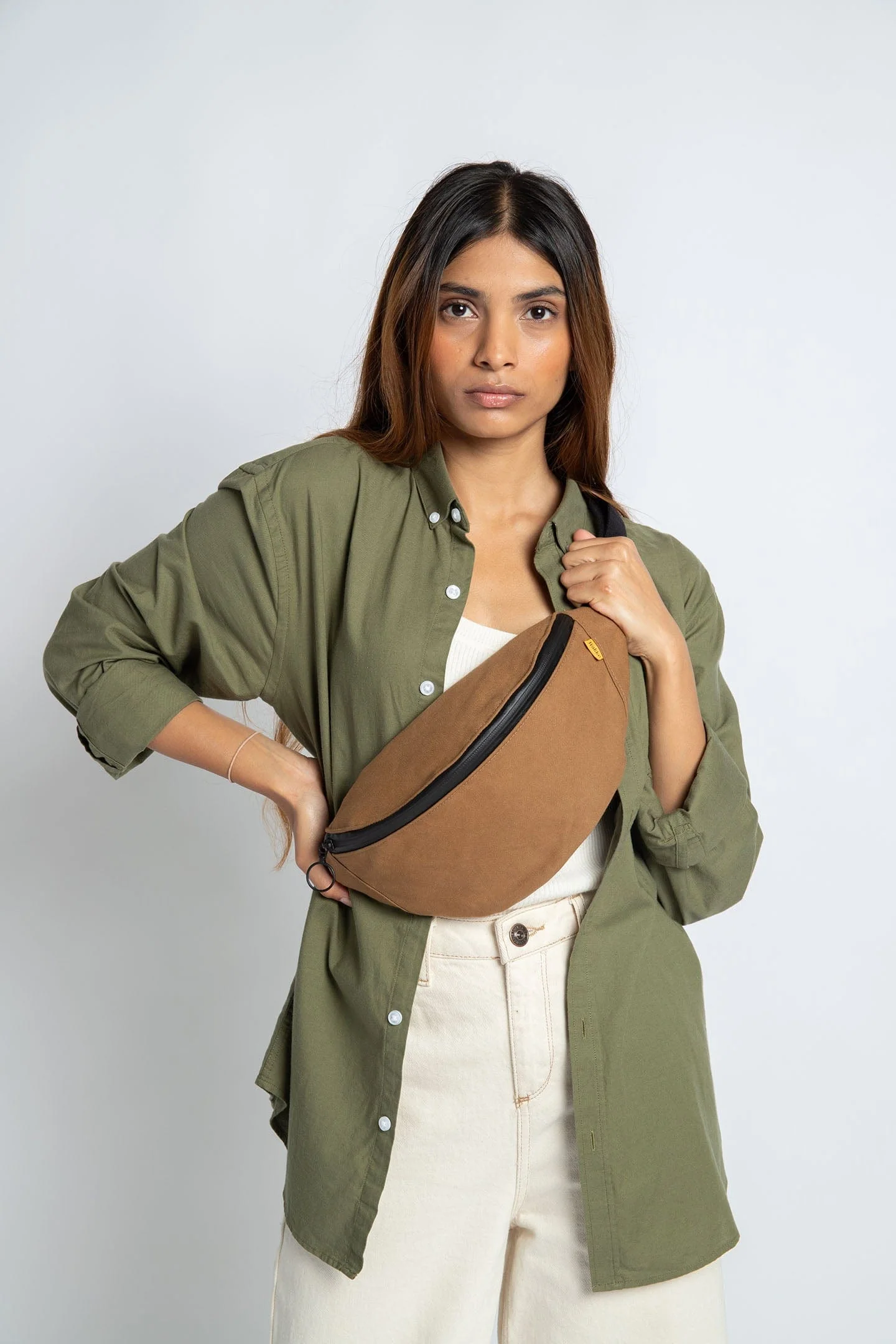 Trakke Banana Crossbody Bag - Image 2