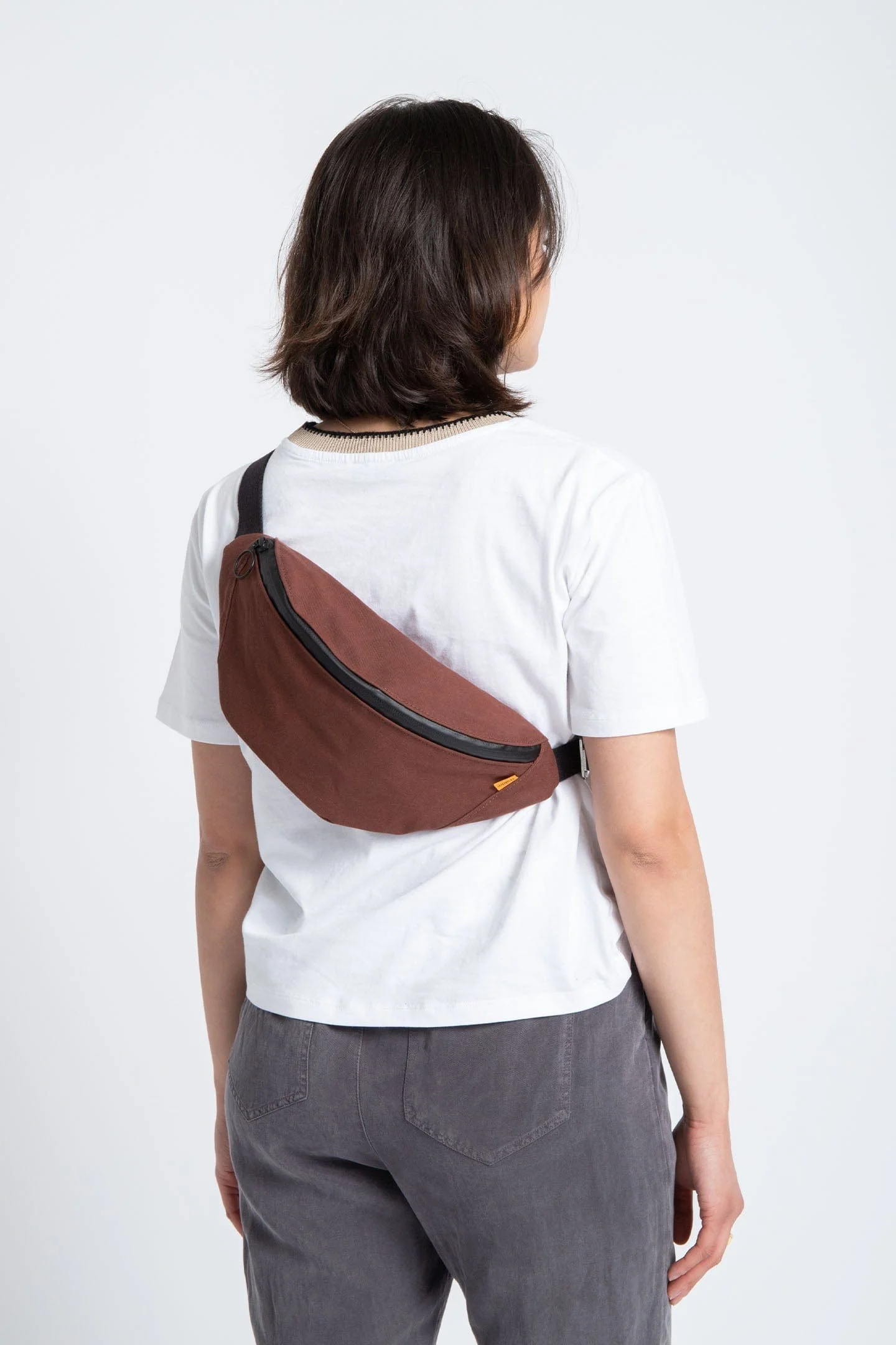 Trakke Banana Crossbody Bag - Image 20