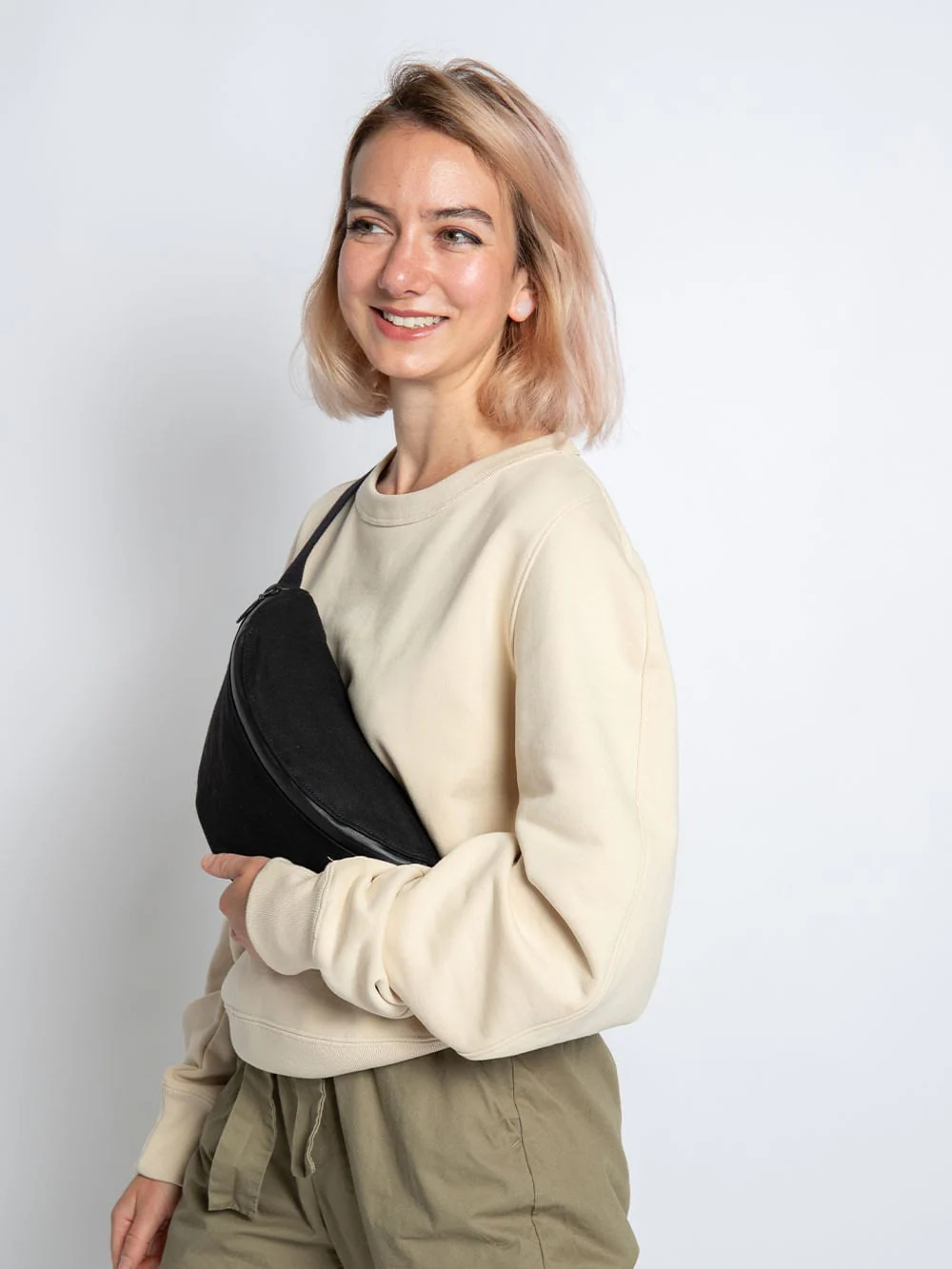 Trakke Banana Crossbody Bag - Image 21