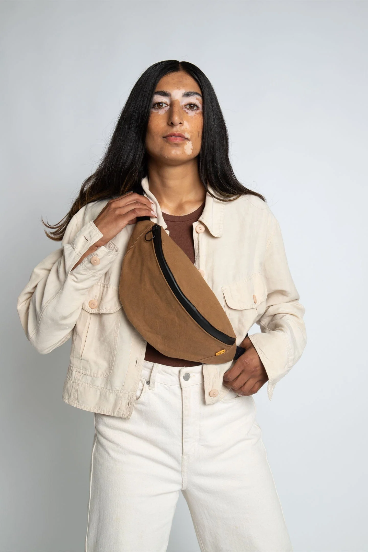 Trakke Banana Crossbody Bag - Image 22