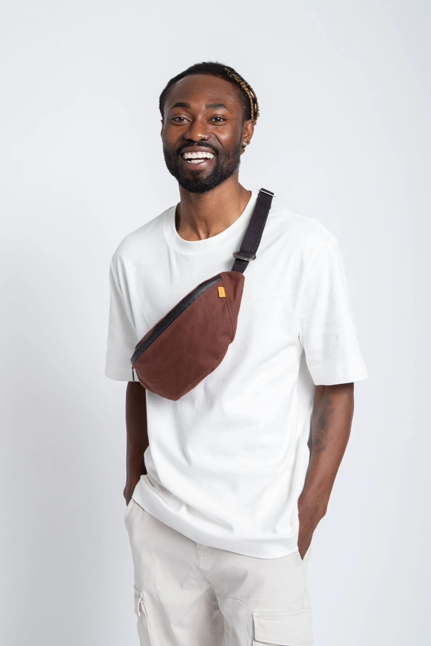 Trakke Banana Crossbody Bag - Image 4