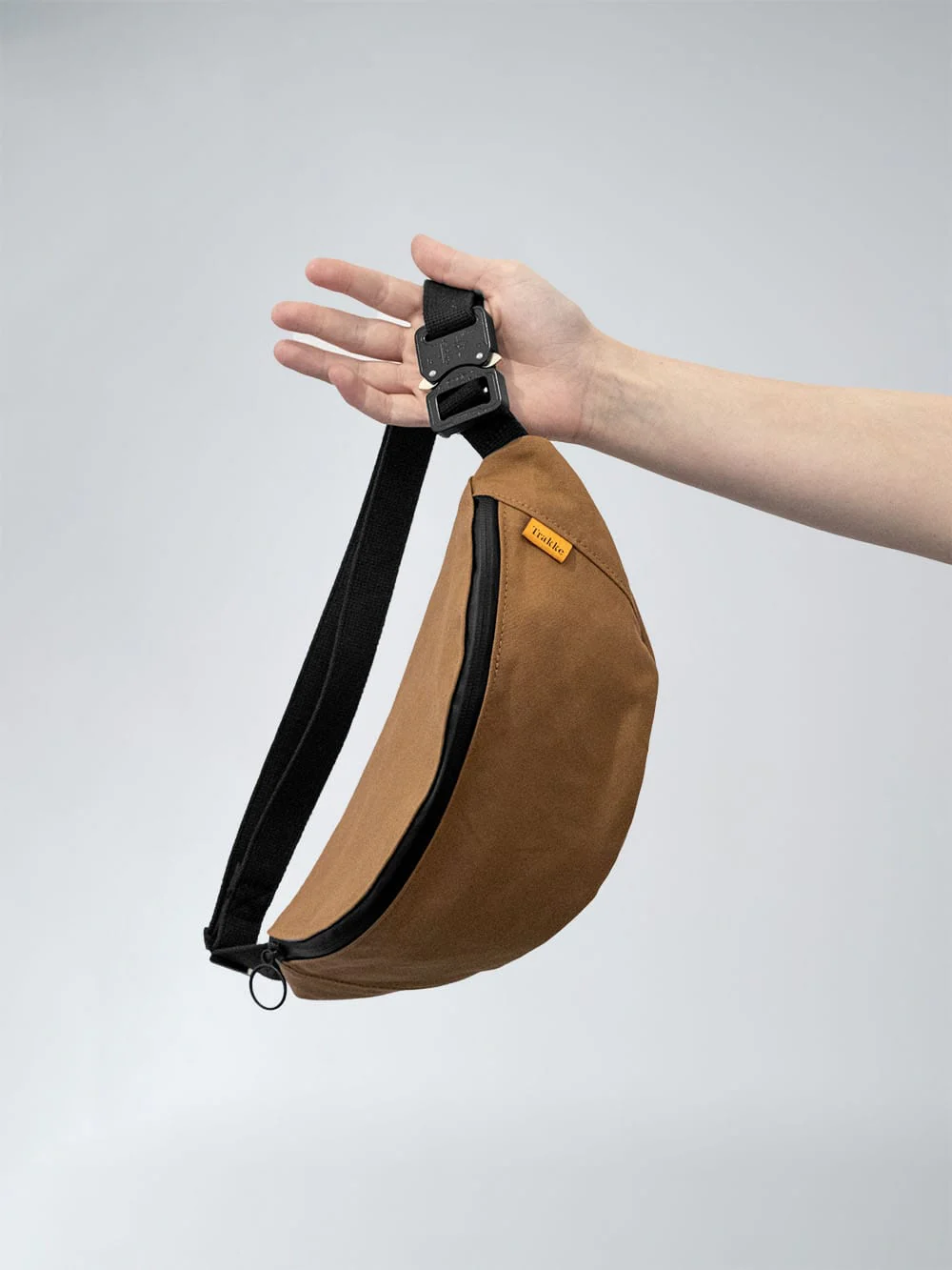 Trakke Banana Crossbody Bag - Image 5