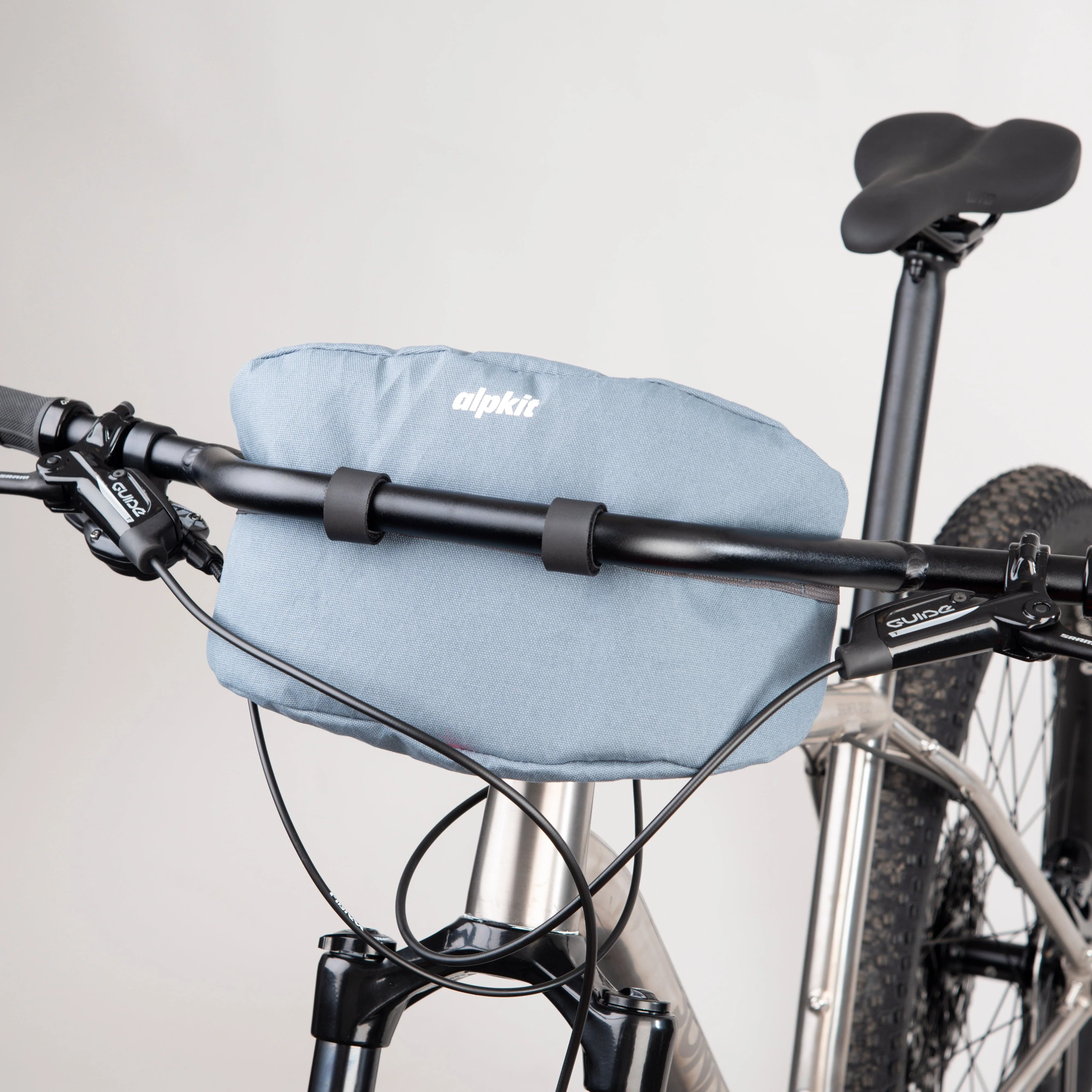 Confucius Loop Bar Bag - Image 4