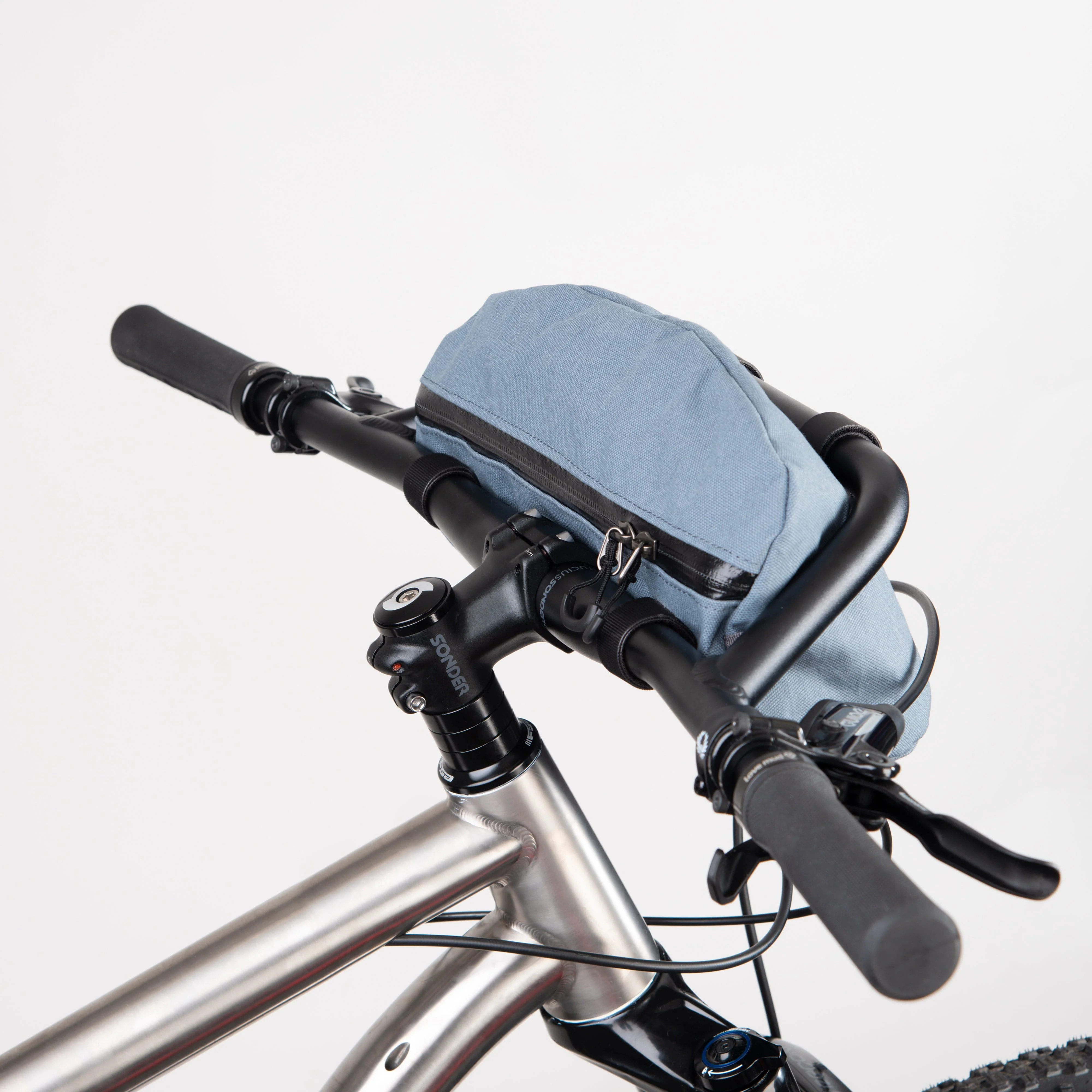 Confucius Loop Bar Bag - Image 5