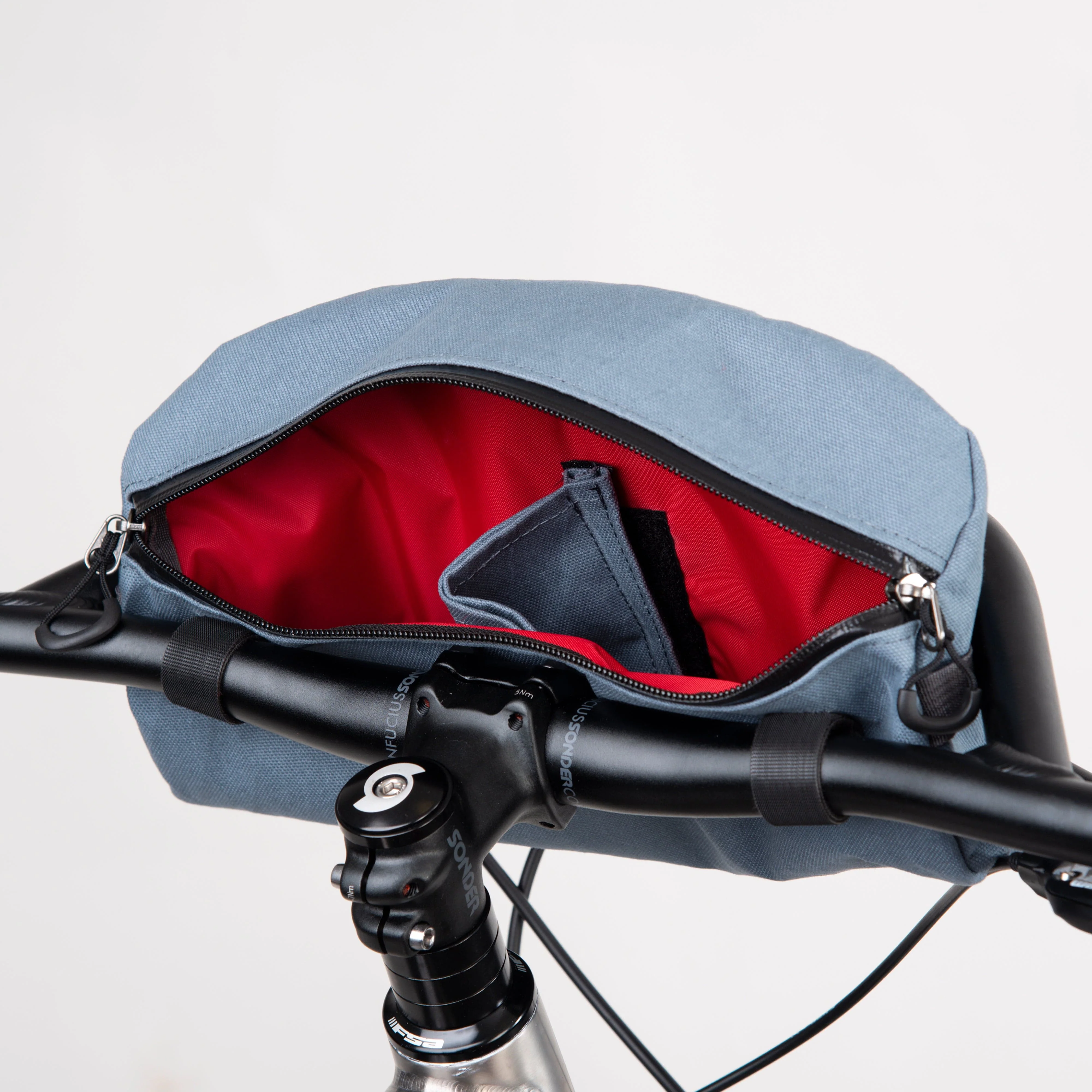 Confucius Loop Bar Bag - Image 6