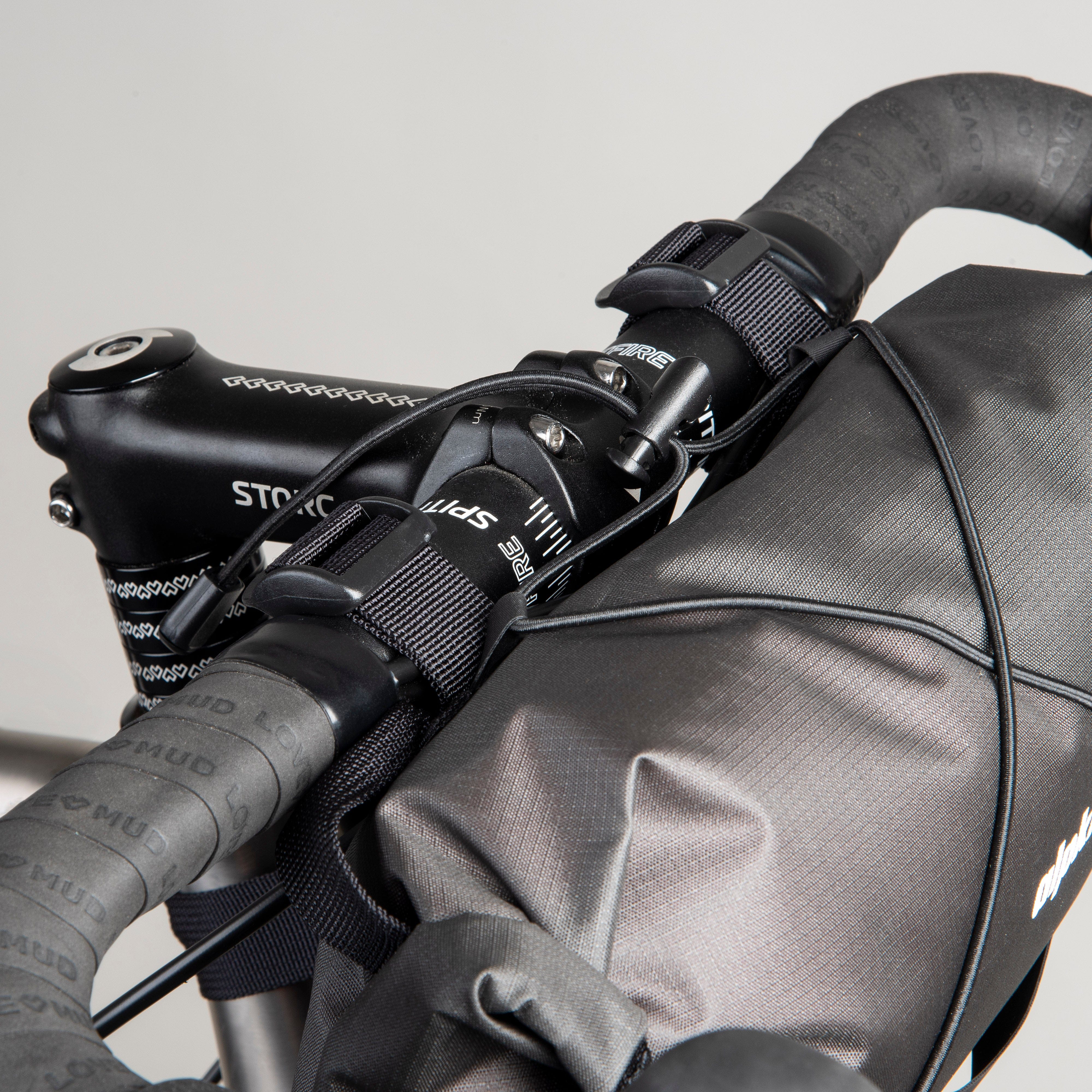 Deluge Handlebar Bag 3L - Image 6