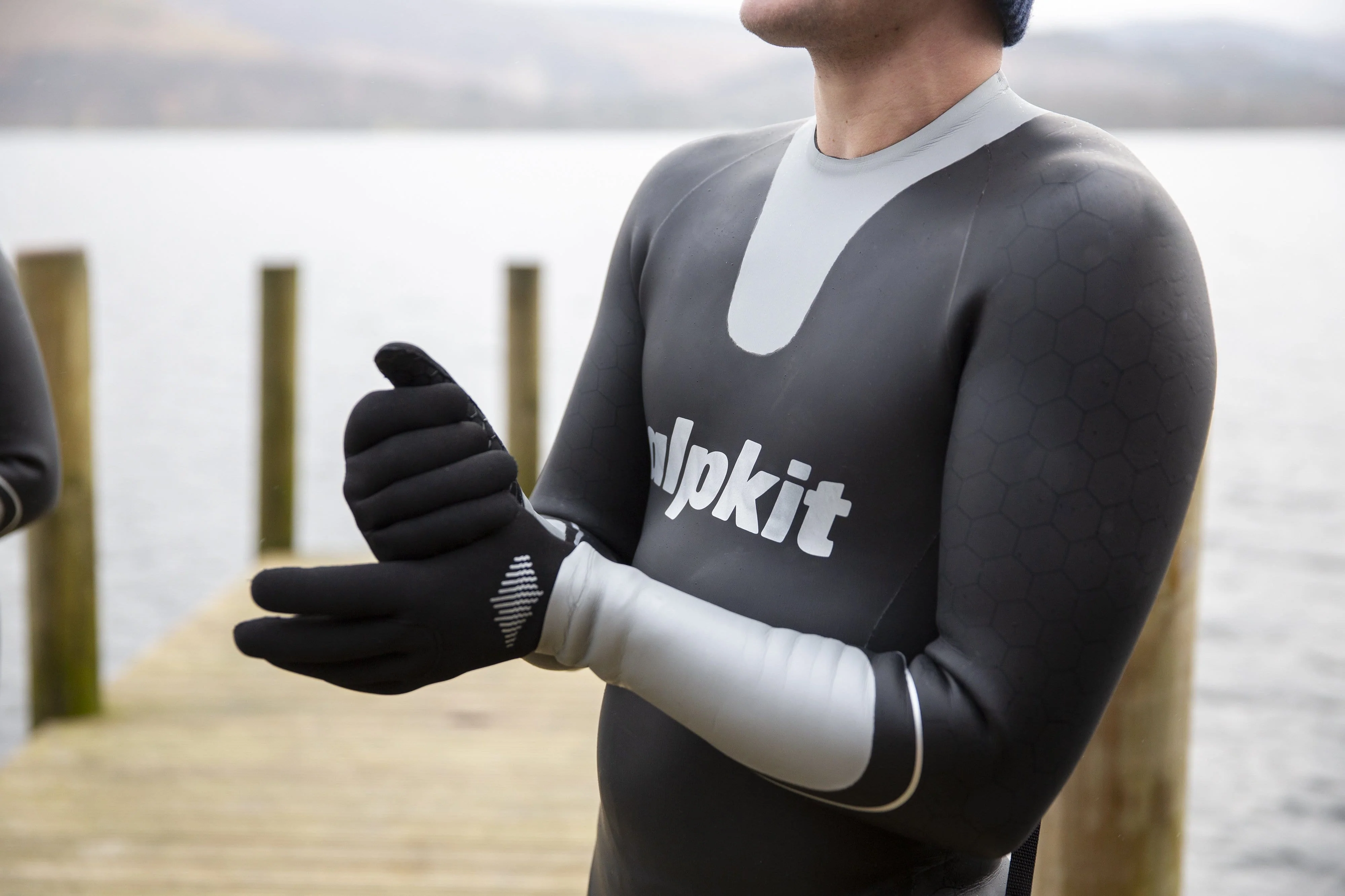 Outdoor Swimming Gloves - Image 4