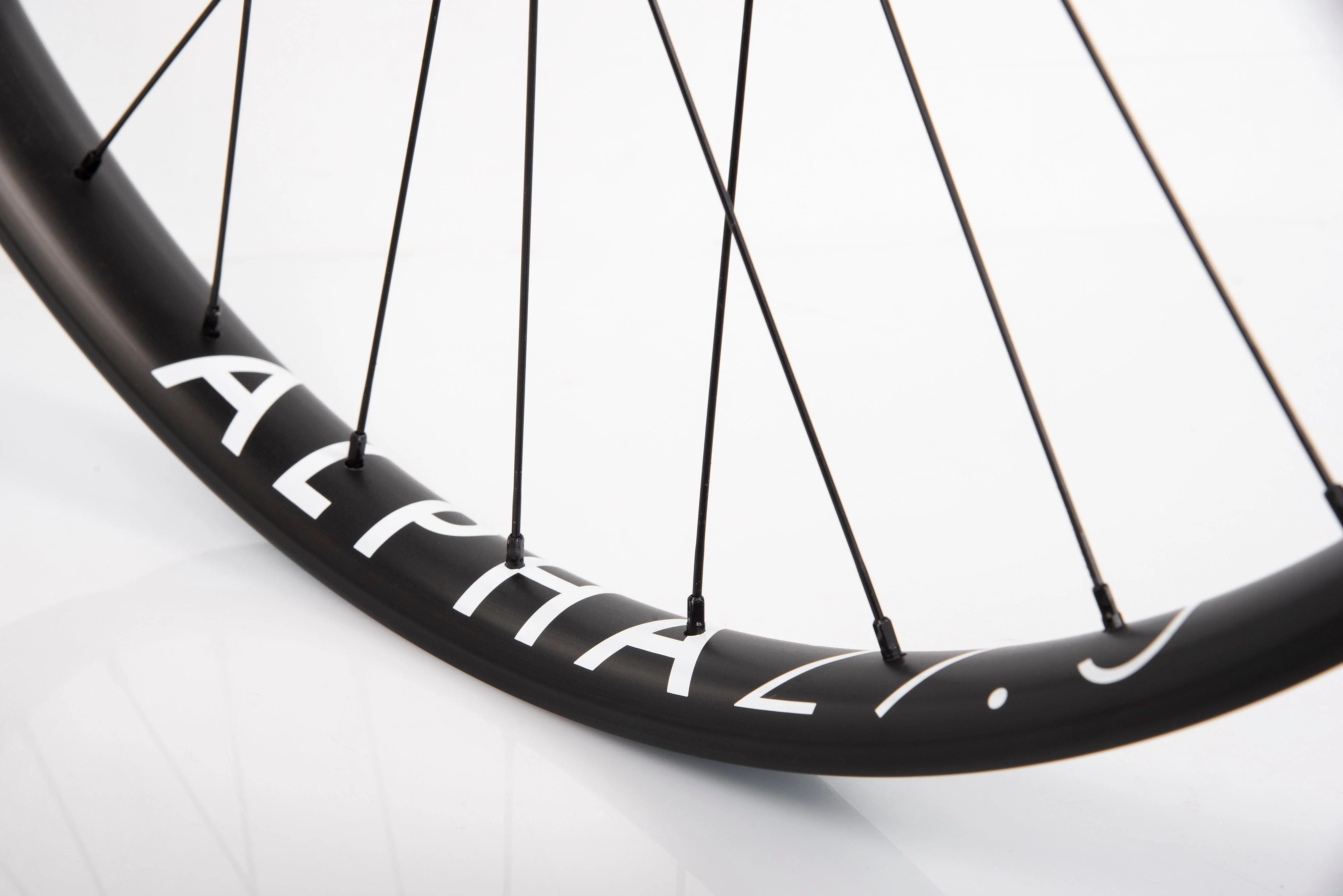 Sonder Alpha 27.5 Dynamo Wheelset - Image 3