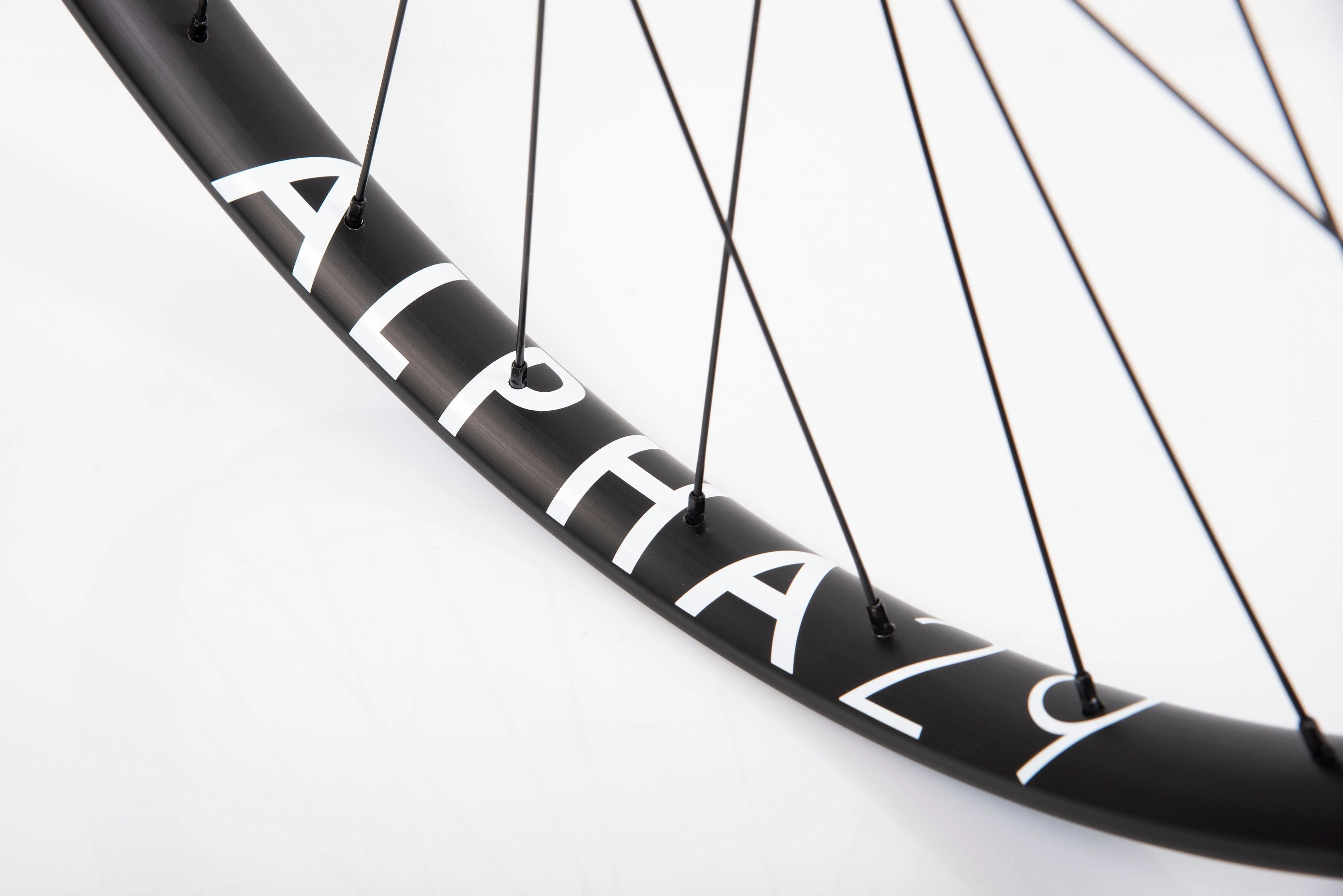 Sonder Alpha 29 Dynamo Wheelset - Image 3