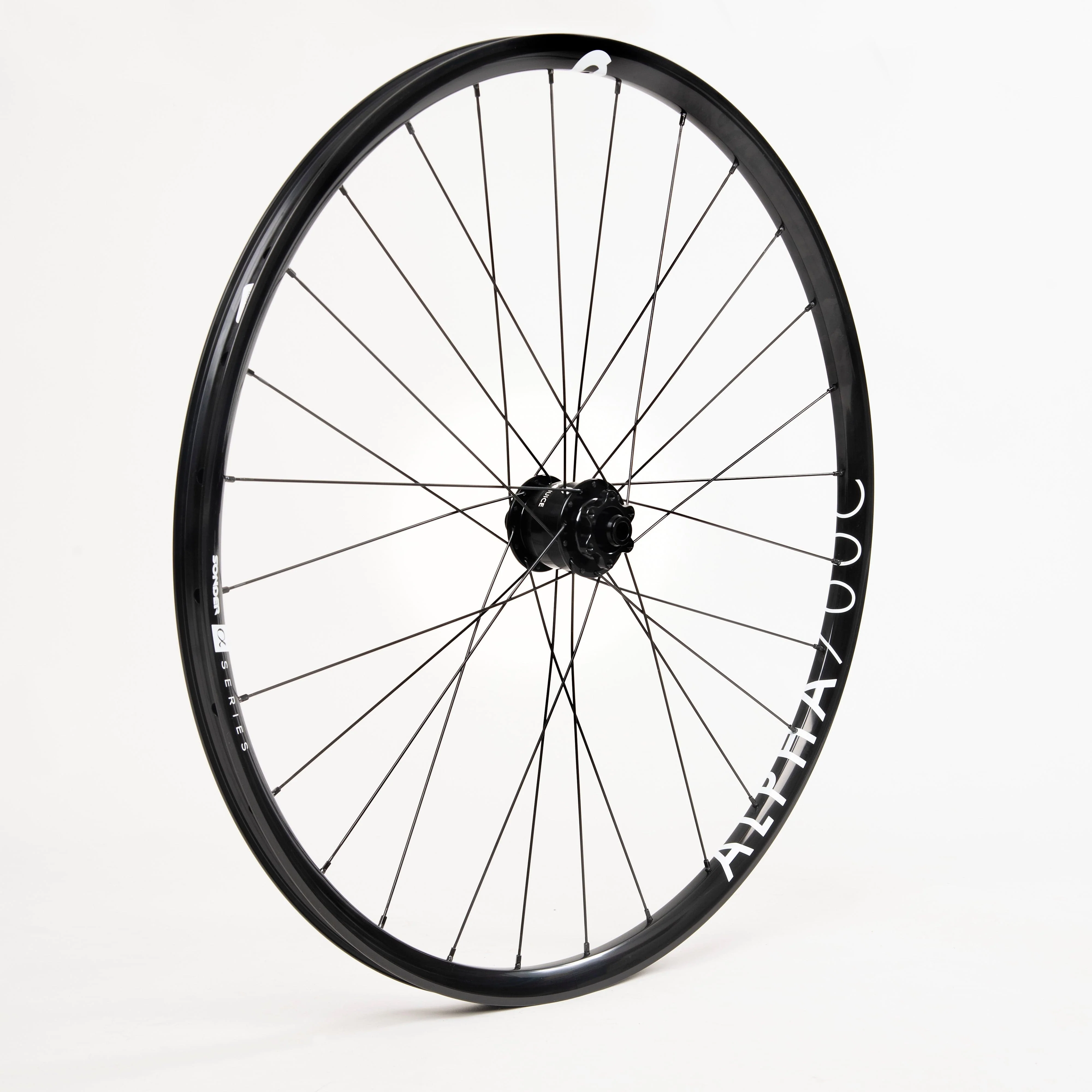 Sonder Alpha 700c Dynamo Wheelset - Image 3