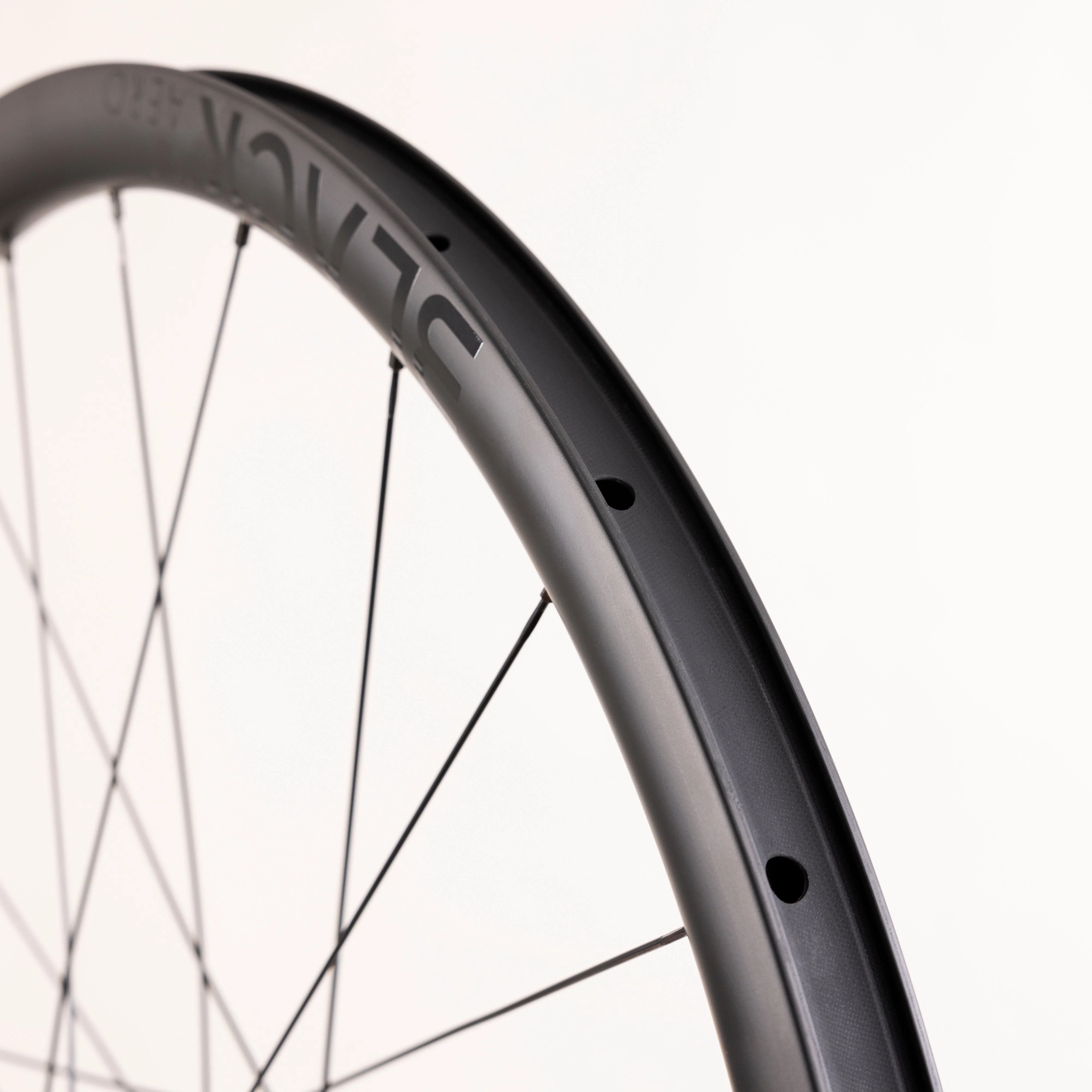 Sonder Black i21 Carbon Aero Wheelset - Image 7