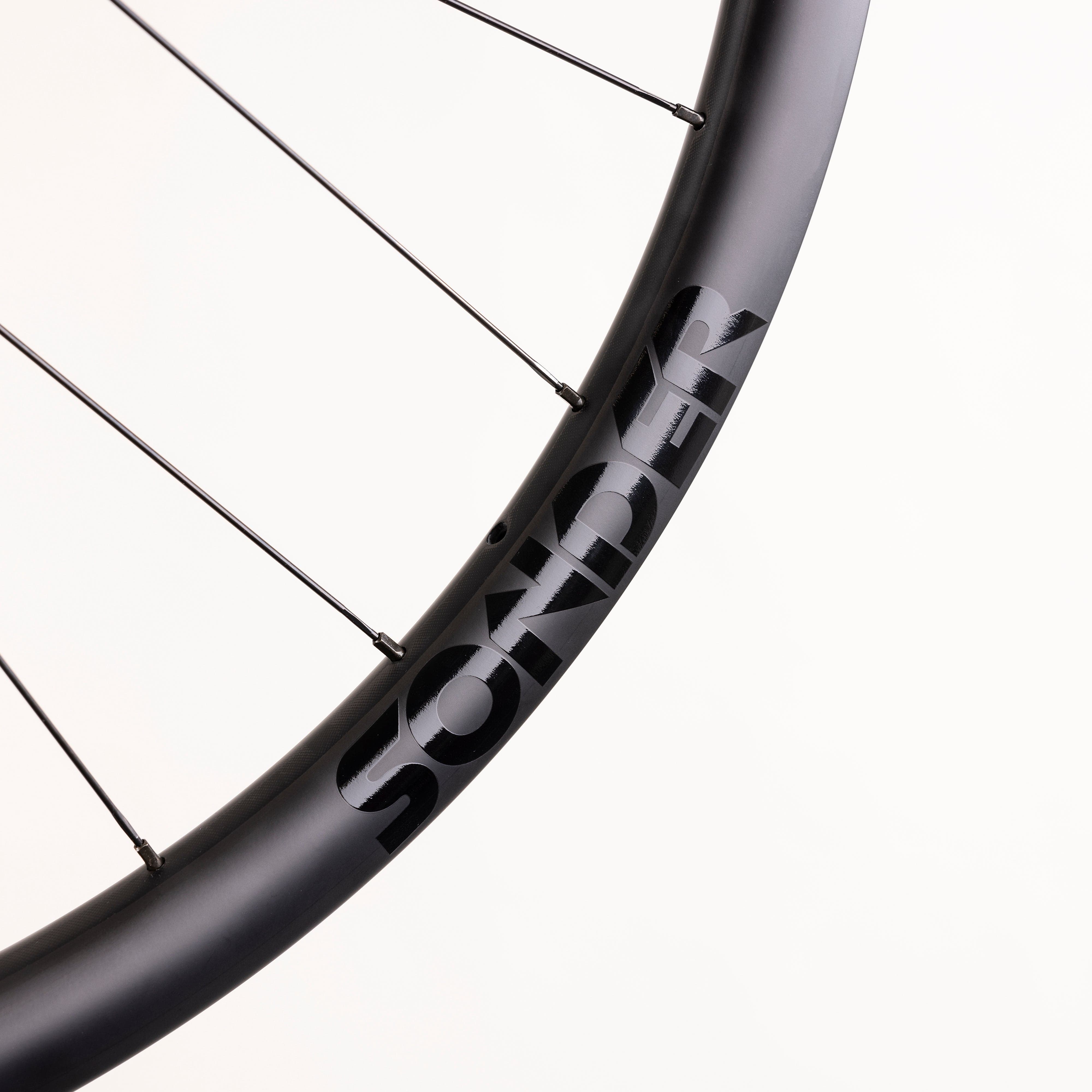 Sonder Black i21 Carbon Aero Wheelset - Image 8
