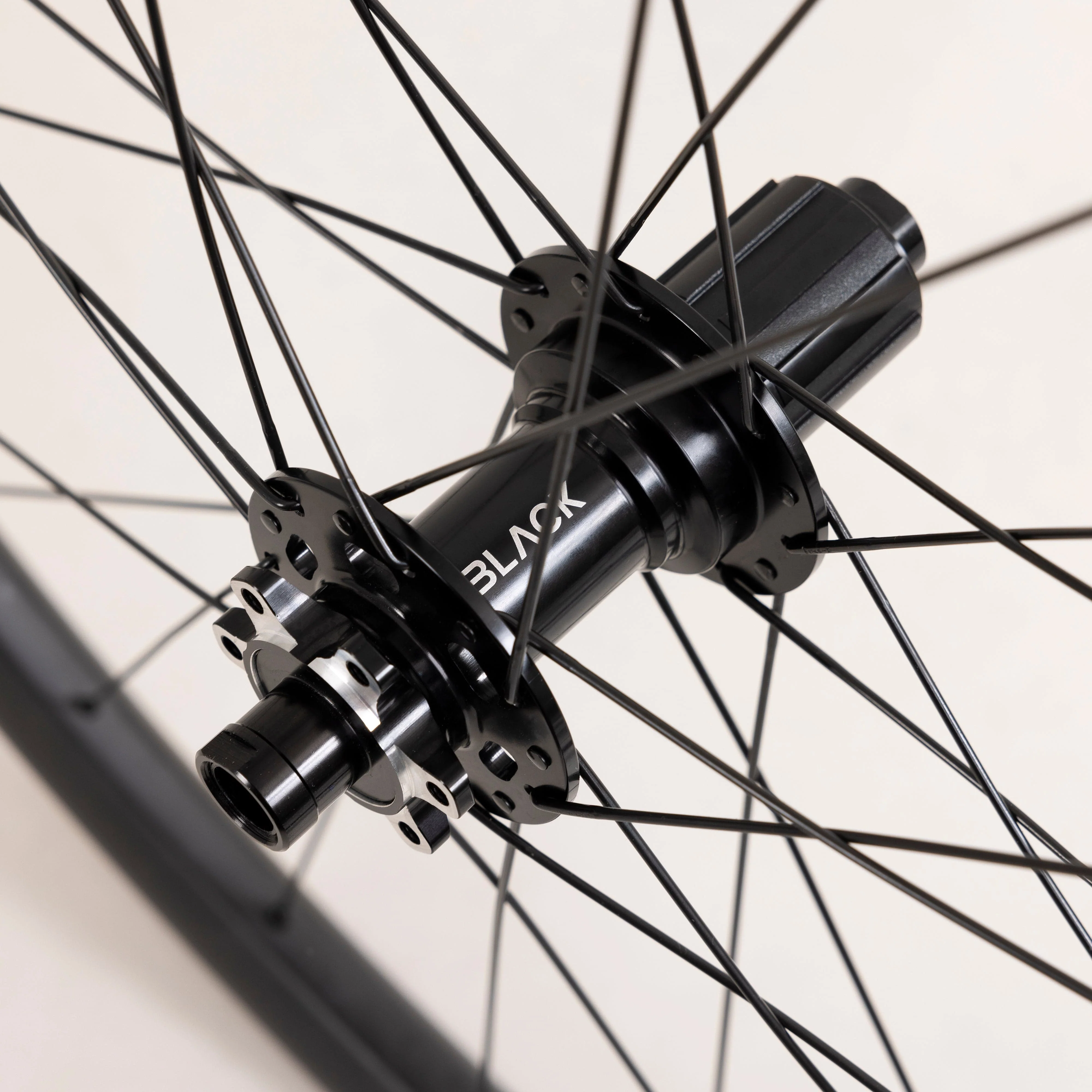 Sonder Black i24 Carbon Gravel Wheelset - Image 3