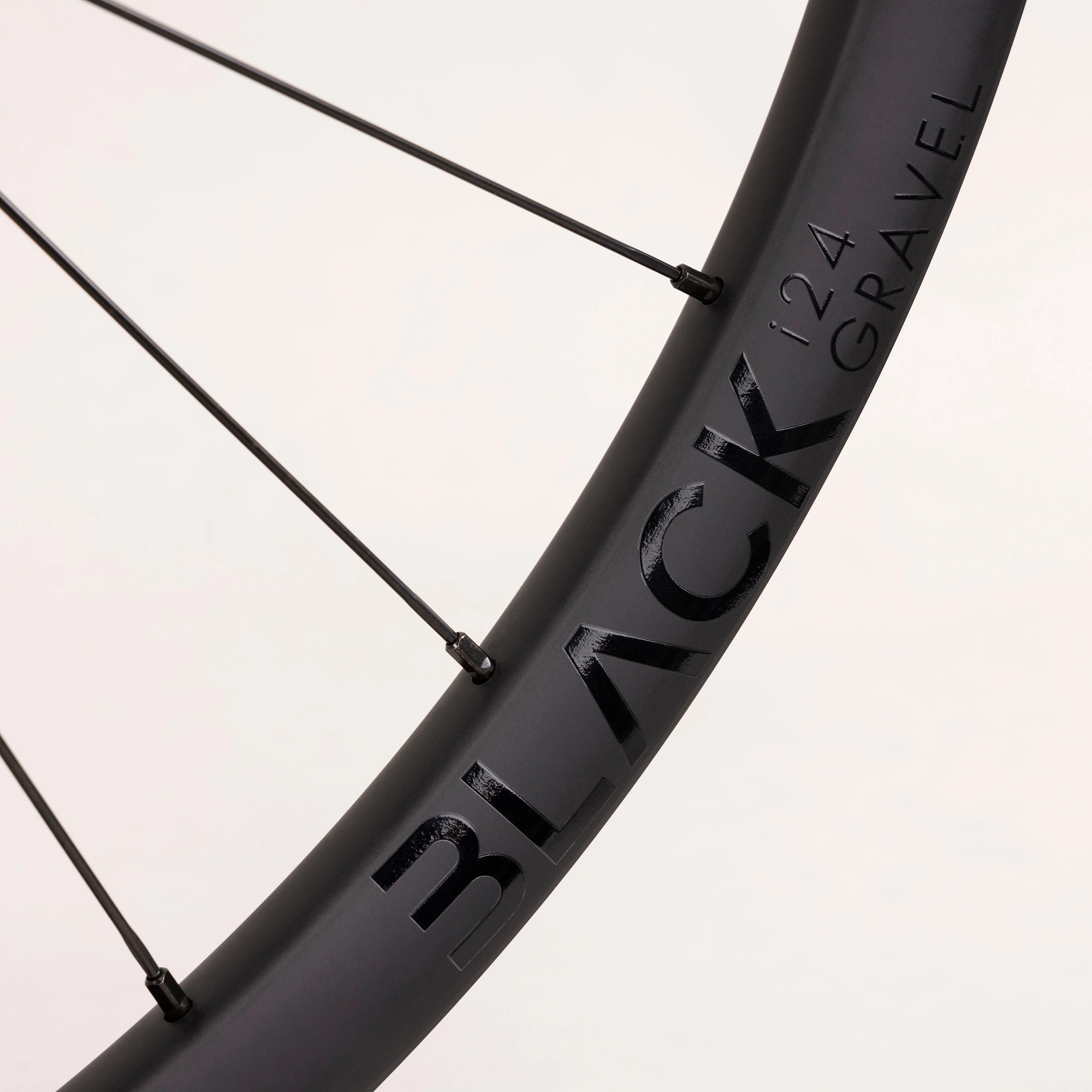 Sonder Black i24 Carbon Gravel Wheelset - Image 5