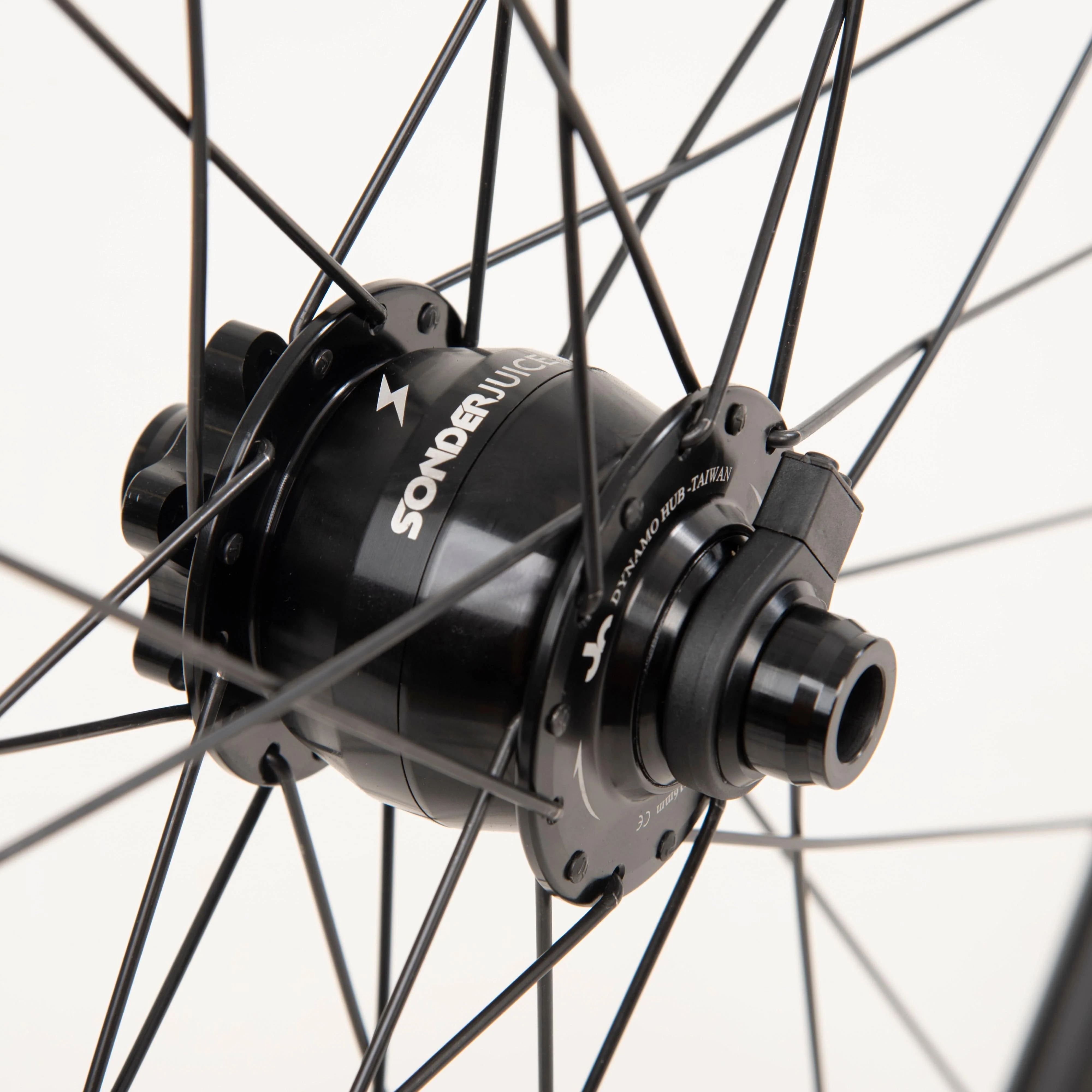 Sonder Nova 700c Dynamo Wheelset - Image 2